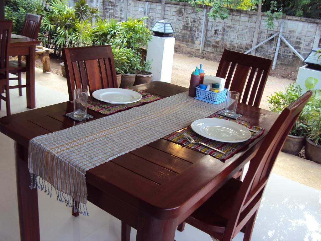 Jim Guesthouse Kanchanaburi Eksteriør billede